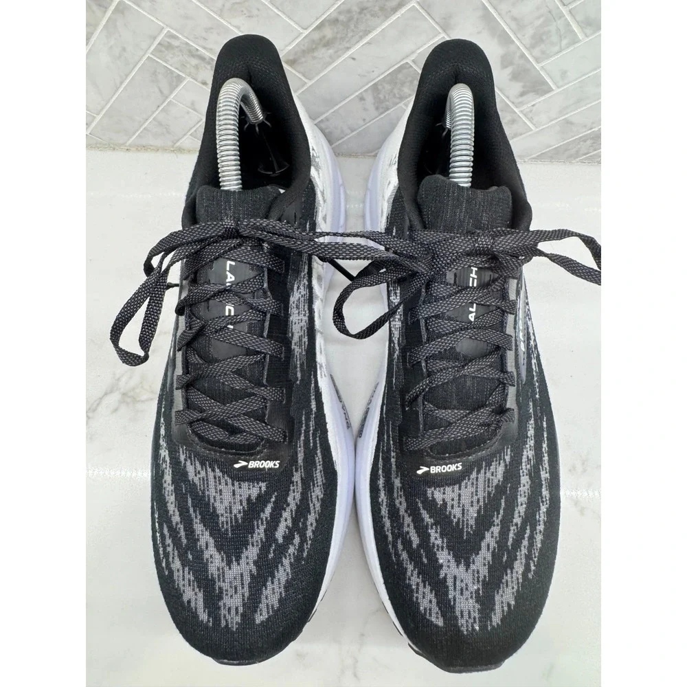 Brooks Launch 11 Running Shoes Mens Size 9D 9 D Black White Sneakers Athletic